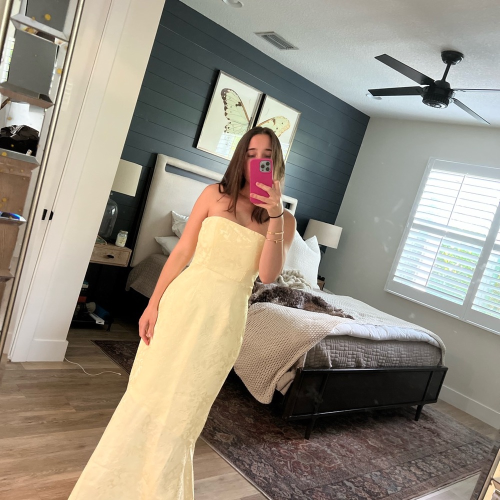 Elegant Strapless Yellow Gown